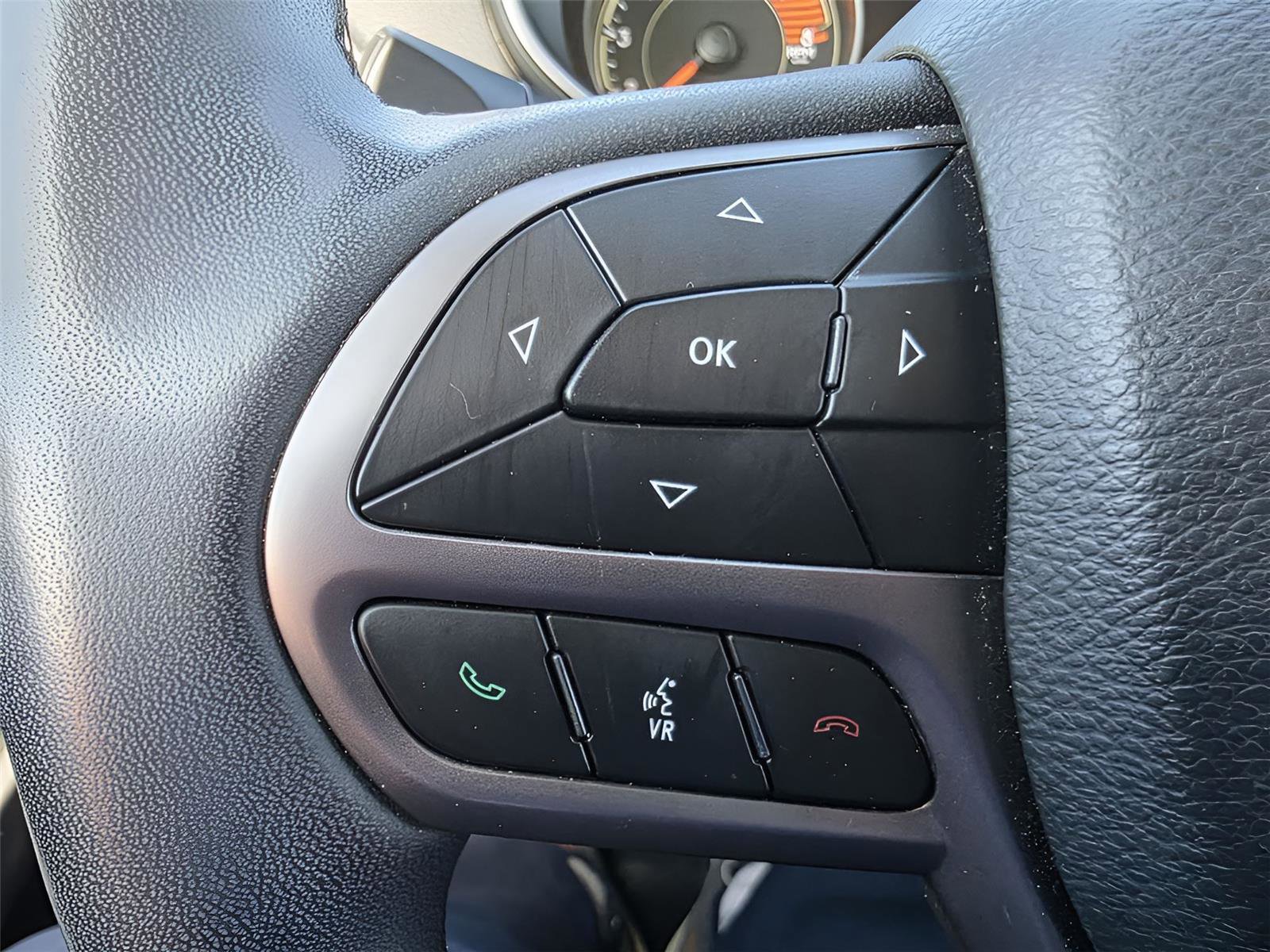 Used 2021 Jeep Cherokee Latitude Lux w/ Sun & Sound Group image 13