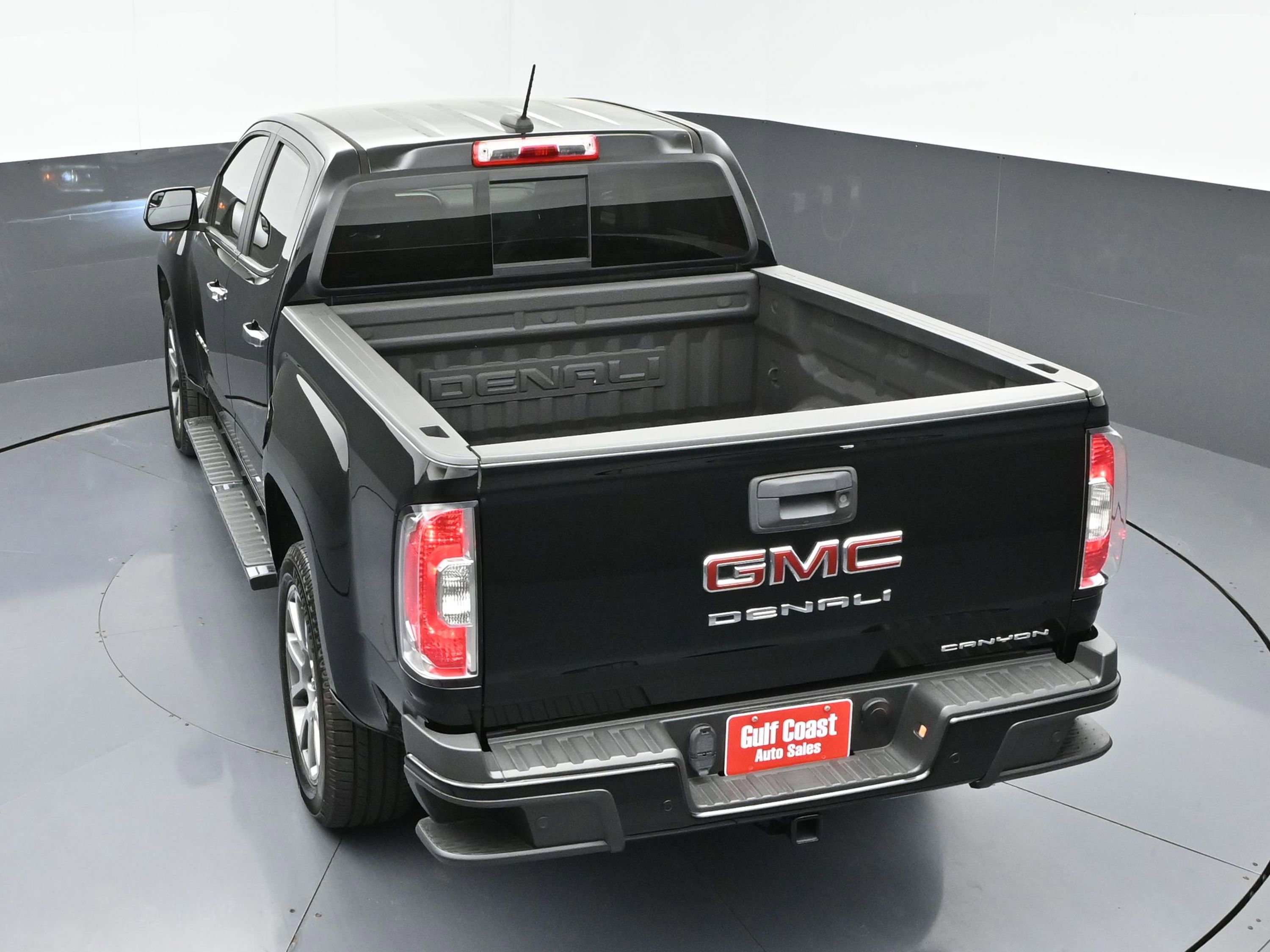 Used 2022 GMC Canyon Denali image 40