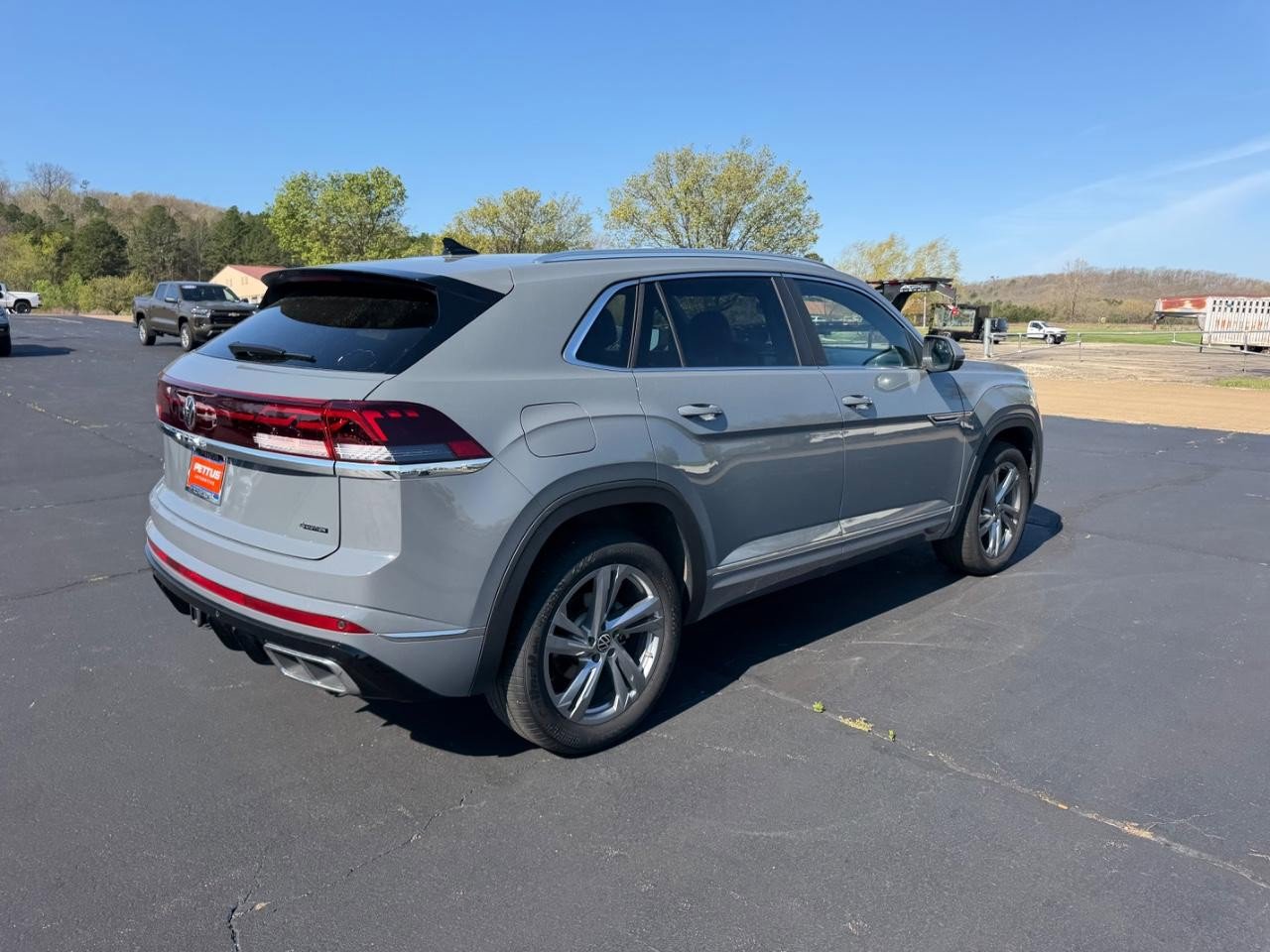 Used 2024 Volkswagen Atlas Cross Sport SEL R-Line image 3