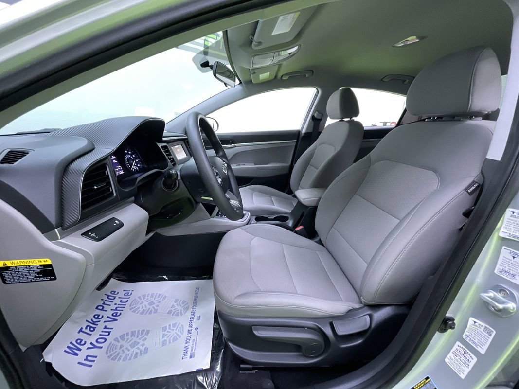 Used 2019 Hyundai Elantra SE image 16