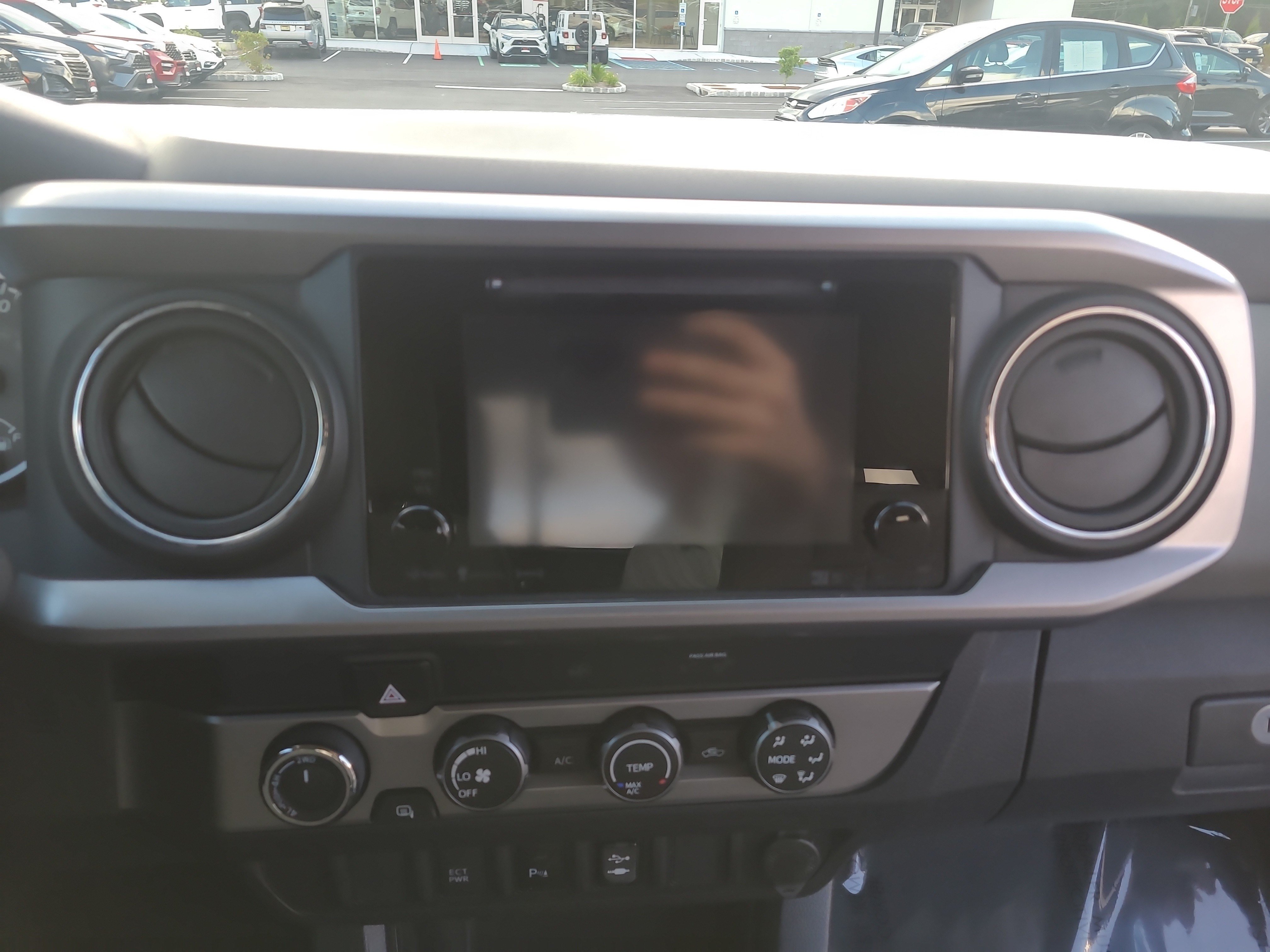 Certified 2019 Toyota Tacoma SR5 AWD/4WD image 19