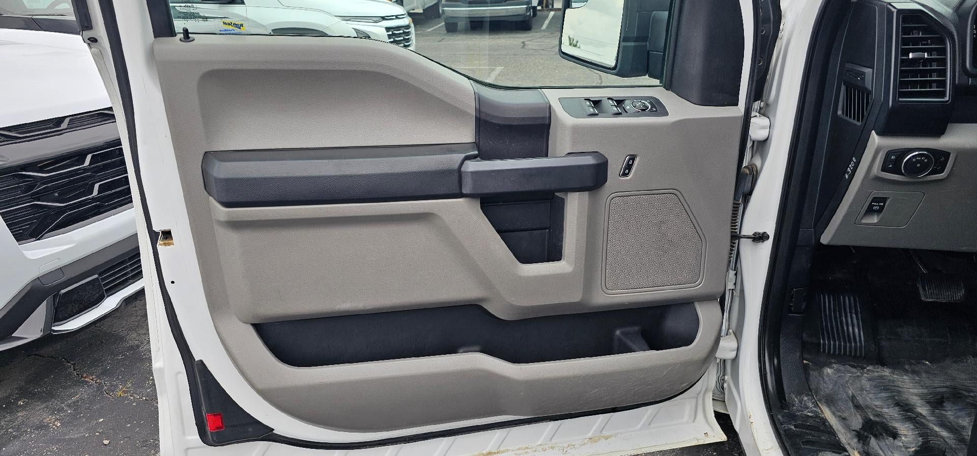 Used 2016 Ford F150 XL w/ Equipment Group 101A Mid RWD image 9