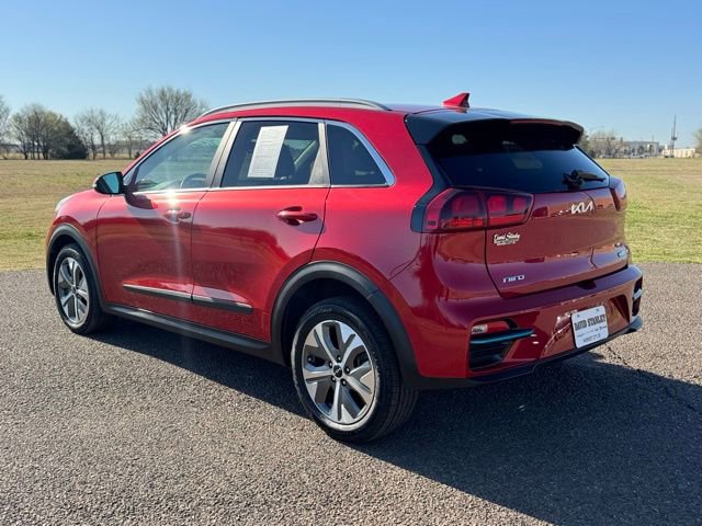 Used 2022 Kia Niro EX w/ Cold Weather Package FWD image 4