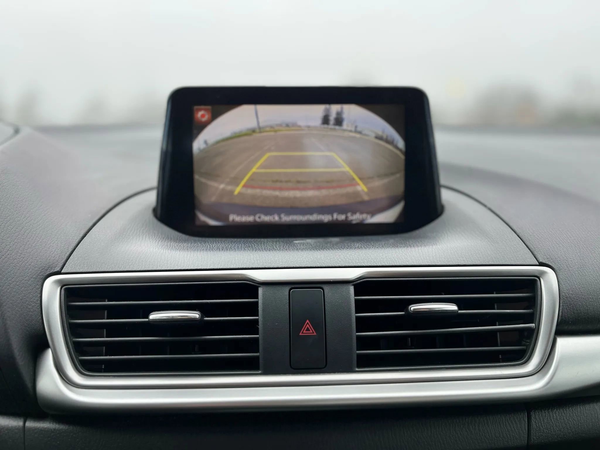 Used 2018 MAZDA MAZDA3 Touring image 18