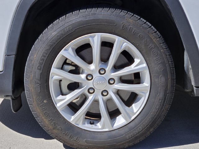 Certified 2021 Jeep Cherokee Latitude AWD/4WD image 14