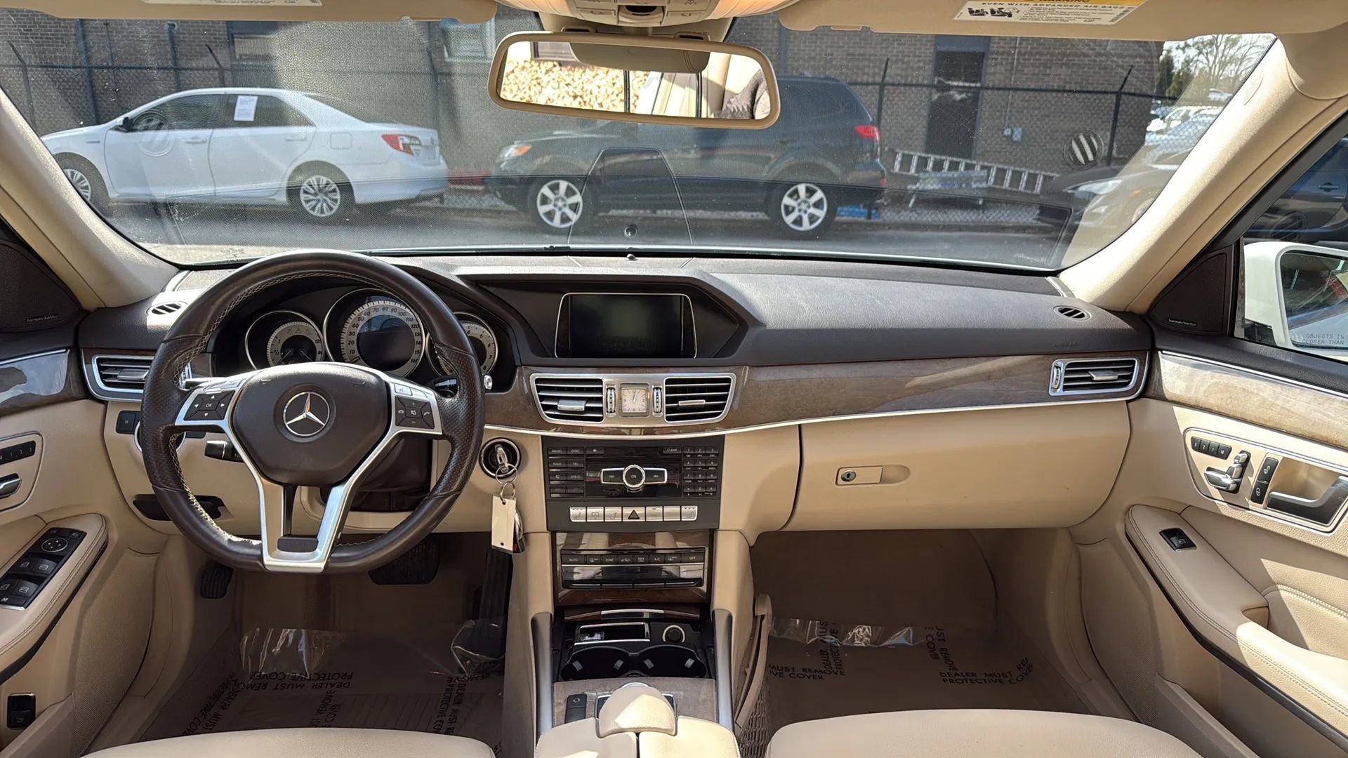 Used 2014 Mercedes-Benz E 350 4MATIC Sedan image 25