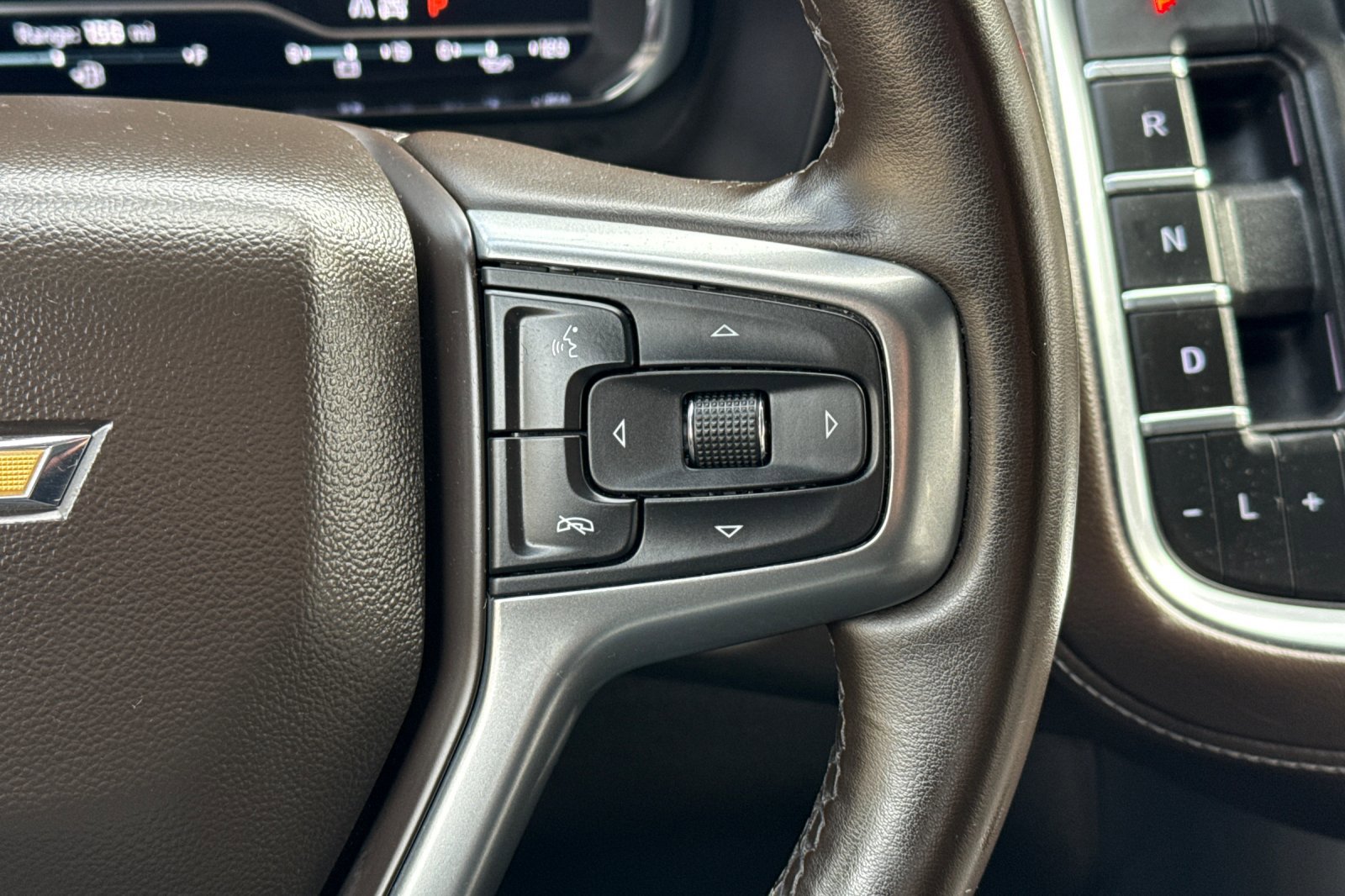 Used 2024 Chevrolet Suburban LT image 32