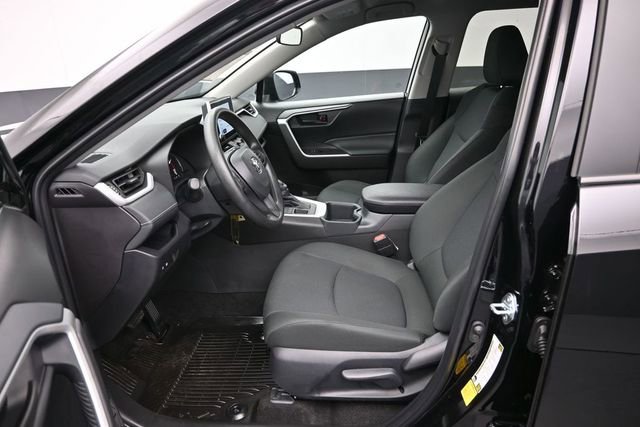 Used 2025 Toyota RAV4 LE AWD/4WD image 13