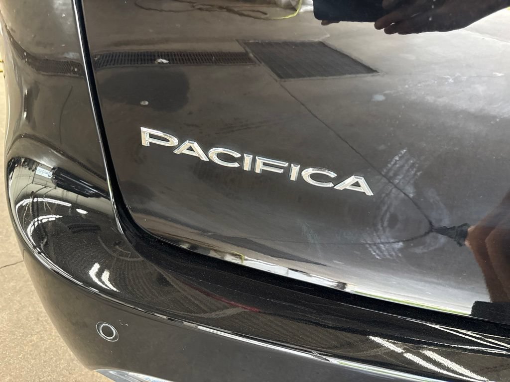 Used 2026 Chrysler Pacifica Select FWD image 18