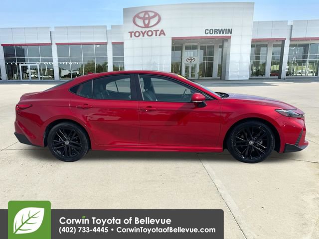 Used 2025 Toyota Camry SE FWD image 6