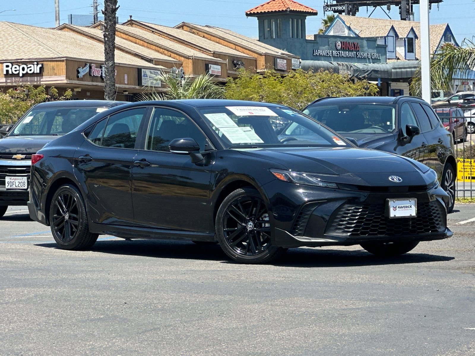Used 2025 Toyota Camry SE FWD image 8