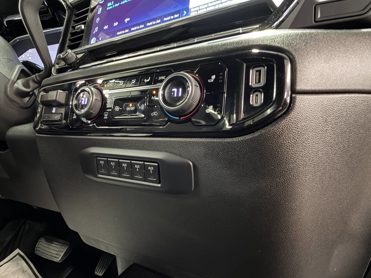 Used 2024 Chevrolet Silverado 2500 LT image 45