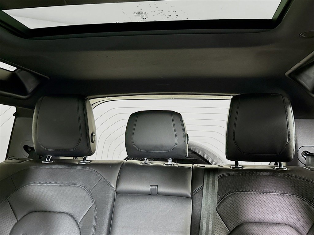 Used 2022 Land Rover Defender 90 X-Dynamic S image 28