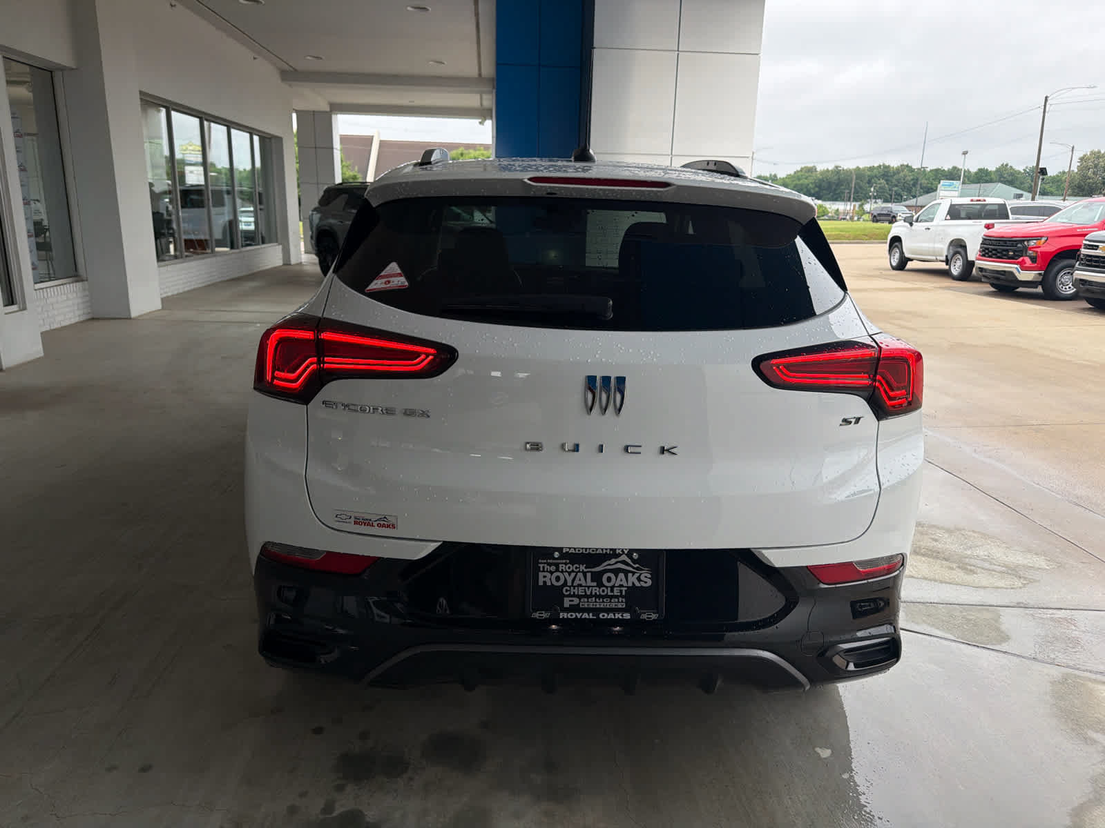 Used 2024 Buick Encore GX Sport Touring FWD image 5