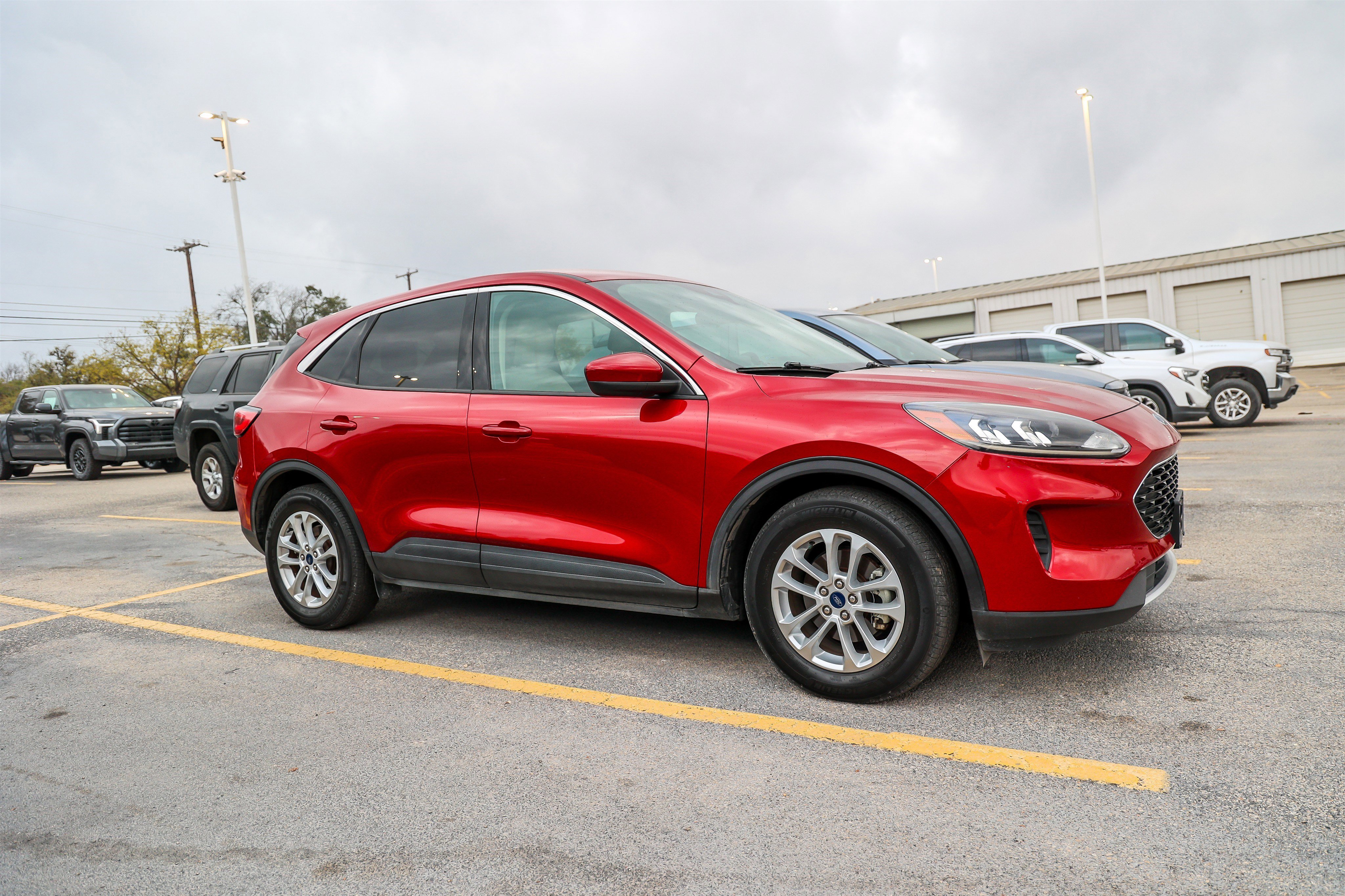 Used 2020 Ford Escape SE image 7