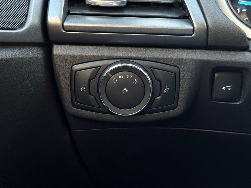 Used 2014 Ford Fusion SE image 26