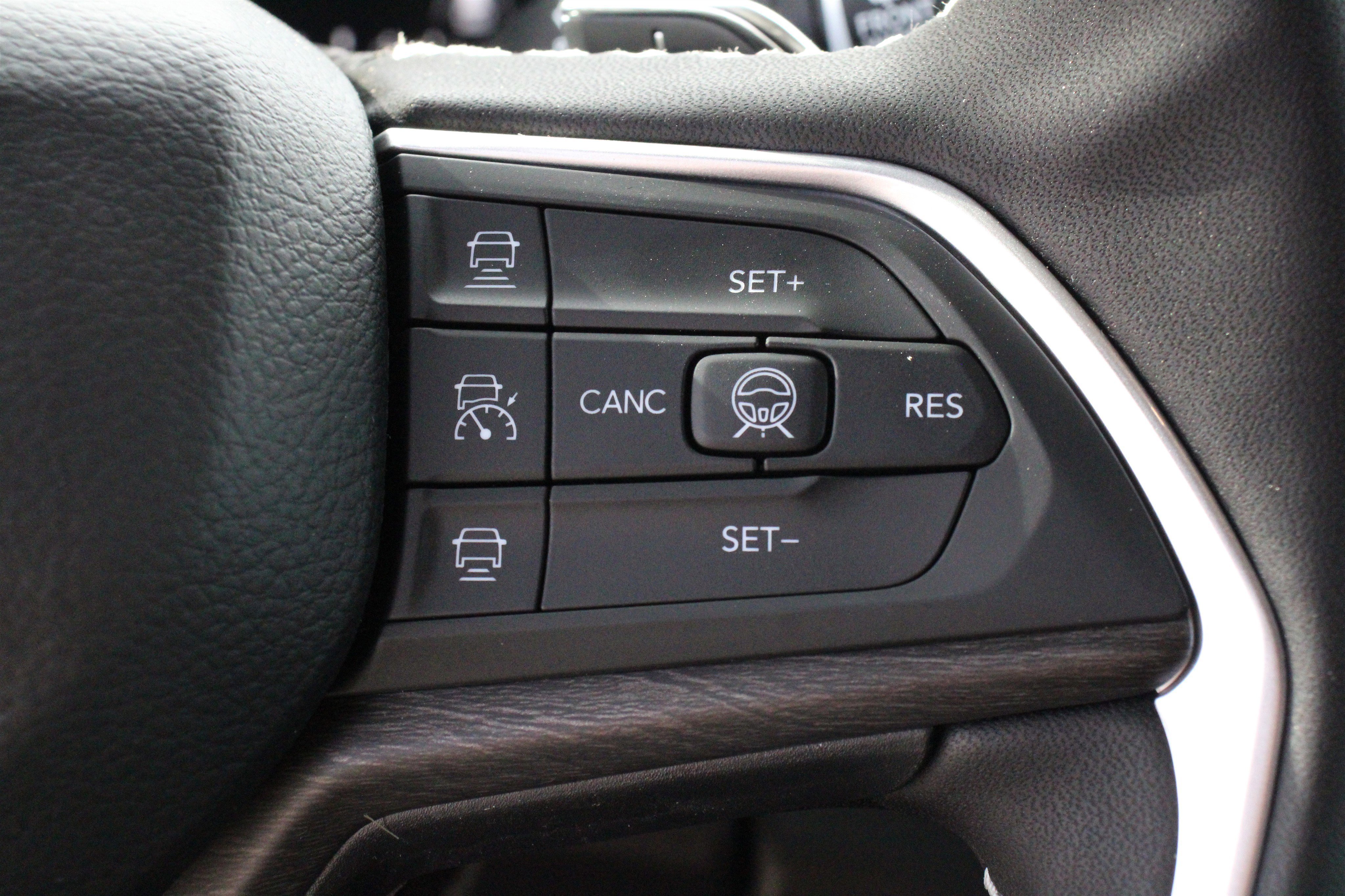 New 2026 Jeep Grand Cherokee Limited image 8