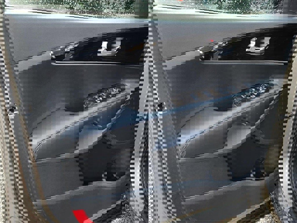 Used 2019 Kia Sorento LX w/ LX Convenience Package image 10