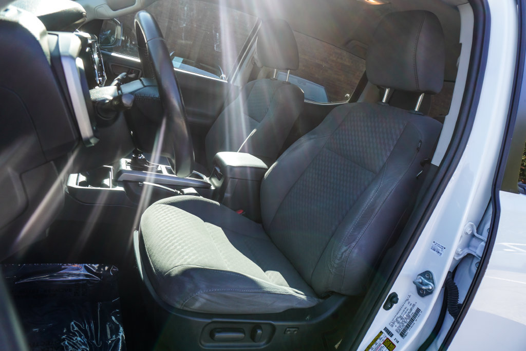 Used 2022 Toyota Tacoma SR5 w/ Technology Package RWD image 6