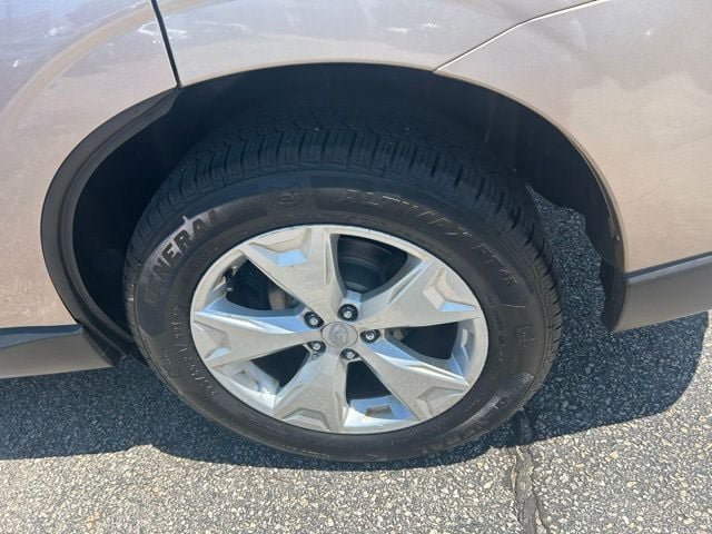 Used 2016 Subaru Forester 2.5i w/ Alloy Wheel Package AWD/4WD image 6