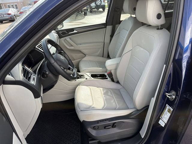 Used 2022 Volkswagen Tiguan SEL R-Line AWD/4WD image 13
