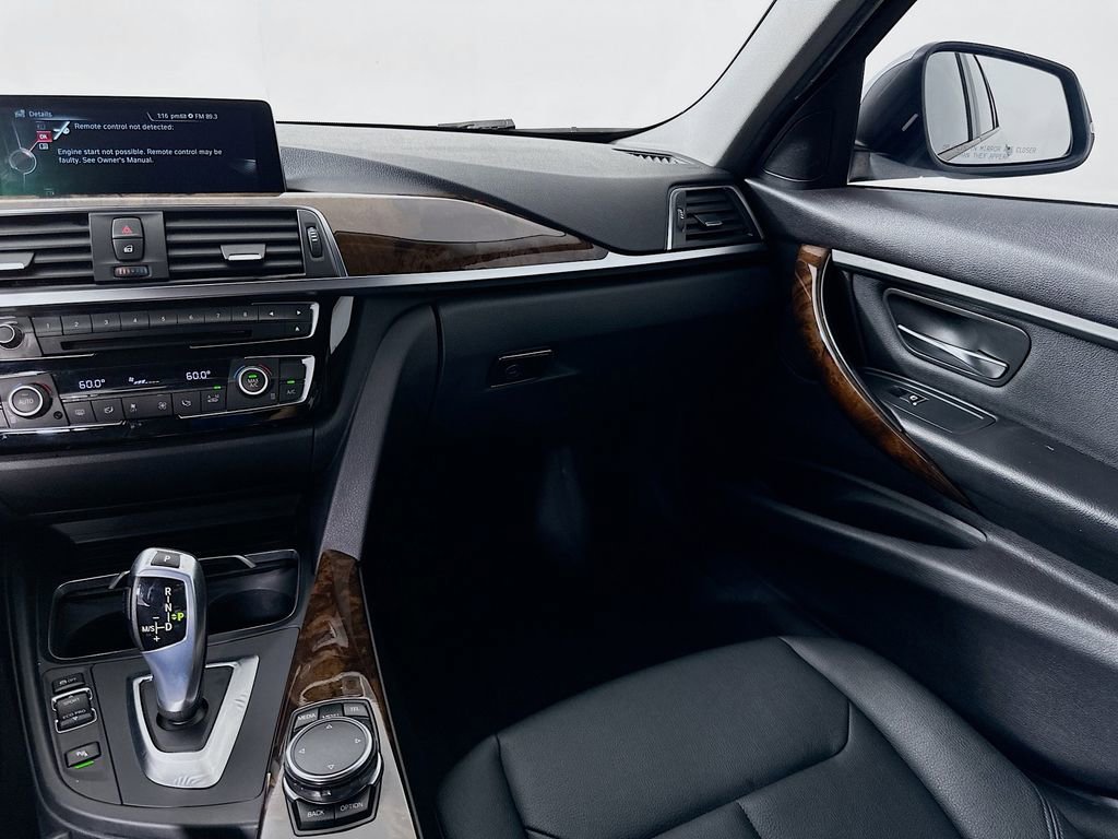 Used 2016 BMW 320i Sedan RWD image 23