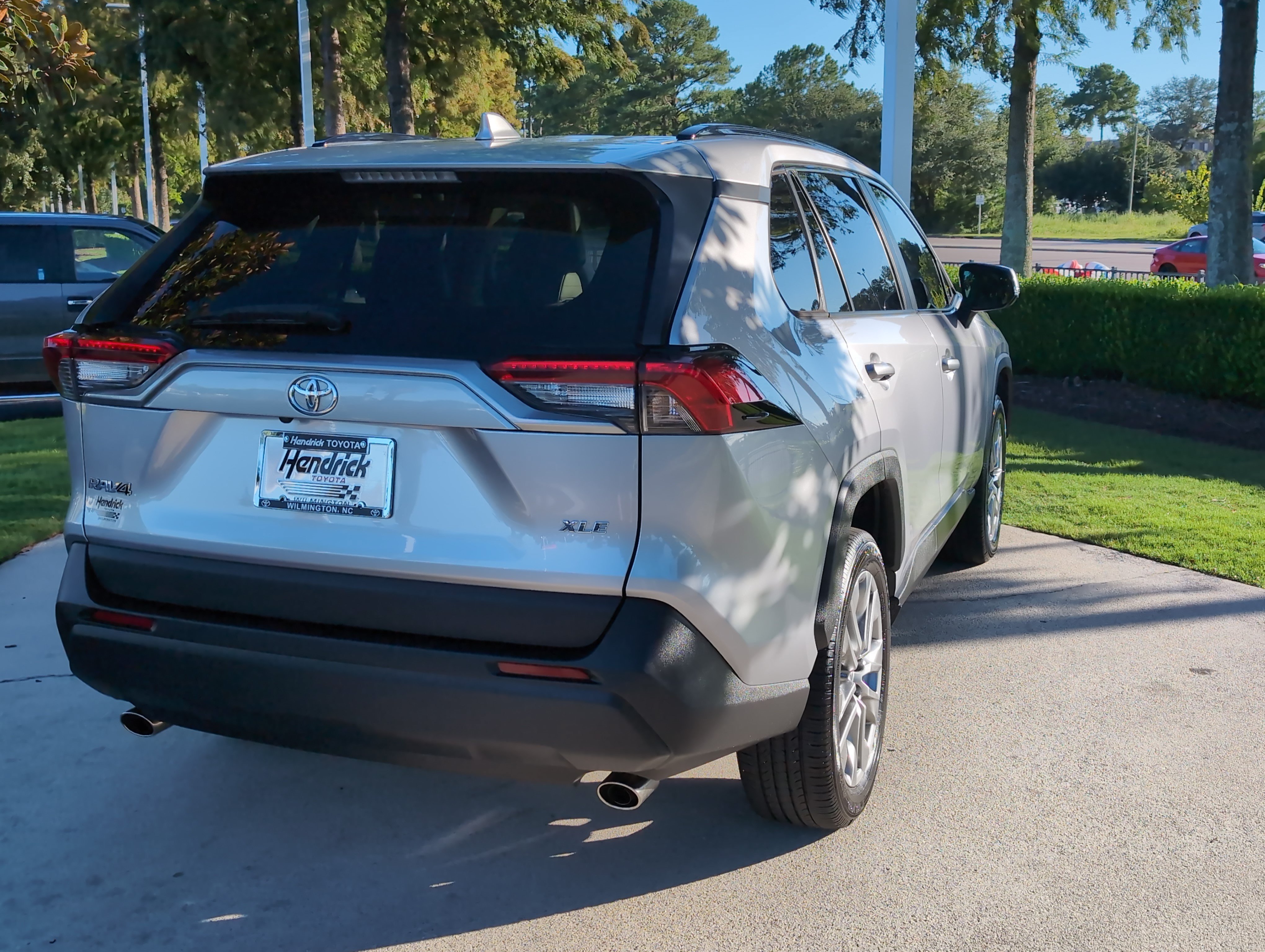 Certified 2022 Toyota RAV4 XLE Premium FWD image 10