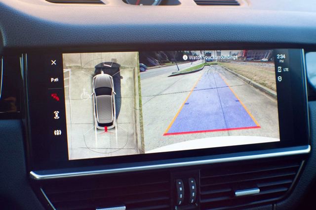 Used 2023 Porsche Cayenne image 30