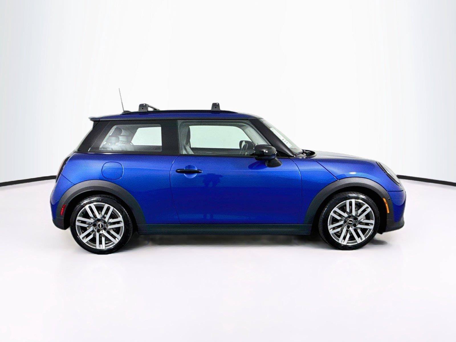 Used 2025 MINI Cooper S FWD image 11