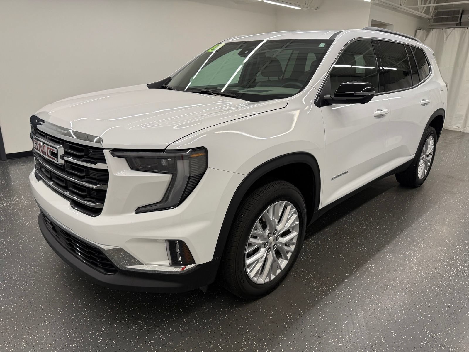 Used 2026 GMC Acadia Elevation w/ Elevation Premium Package AWD/4WD image 4