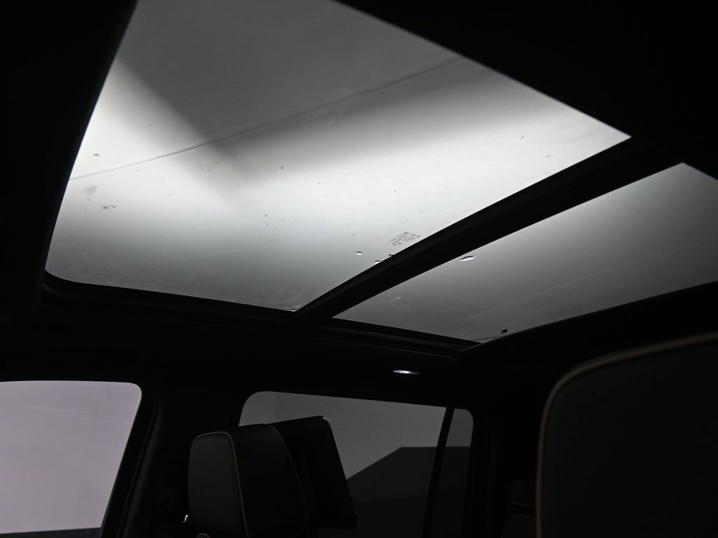 New 2026 Chevrolet Suburban Premier image 22