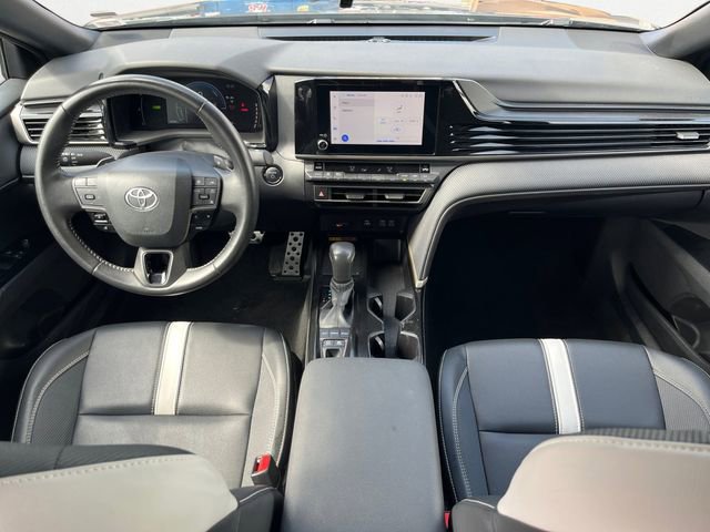 Used 2025 Toyota Camry SE image 13
