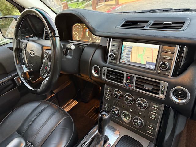 Used 2010 Land Rover Range Rover Supercharged image 25