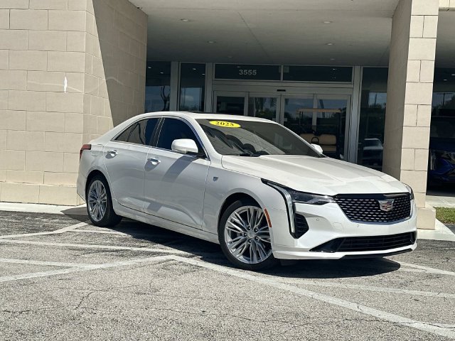 Used 2025 Cadillac CT4 Premium Luxury RWD image 2