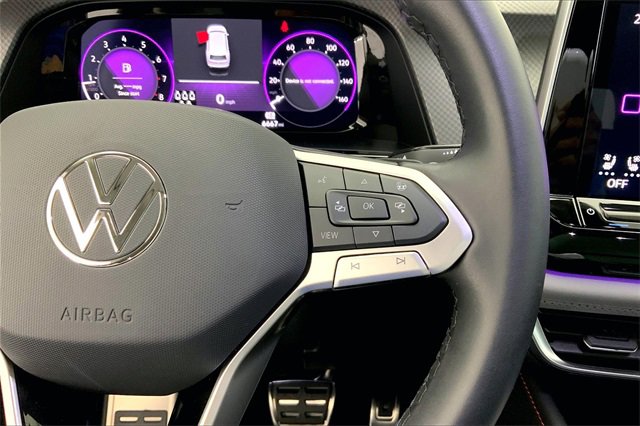 Used 2025 Volkswagen Atlas Peak Edition SE image 19