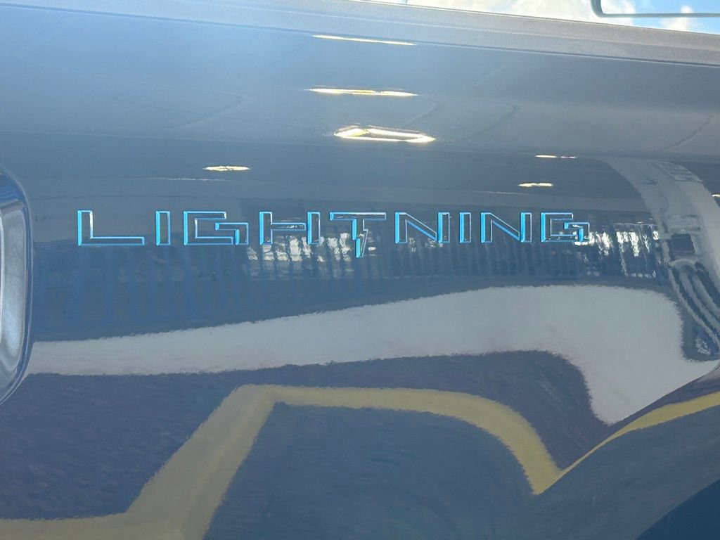 Used 2023 Ford F150 Lightning Platinum image 25