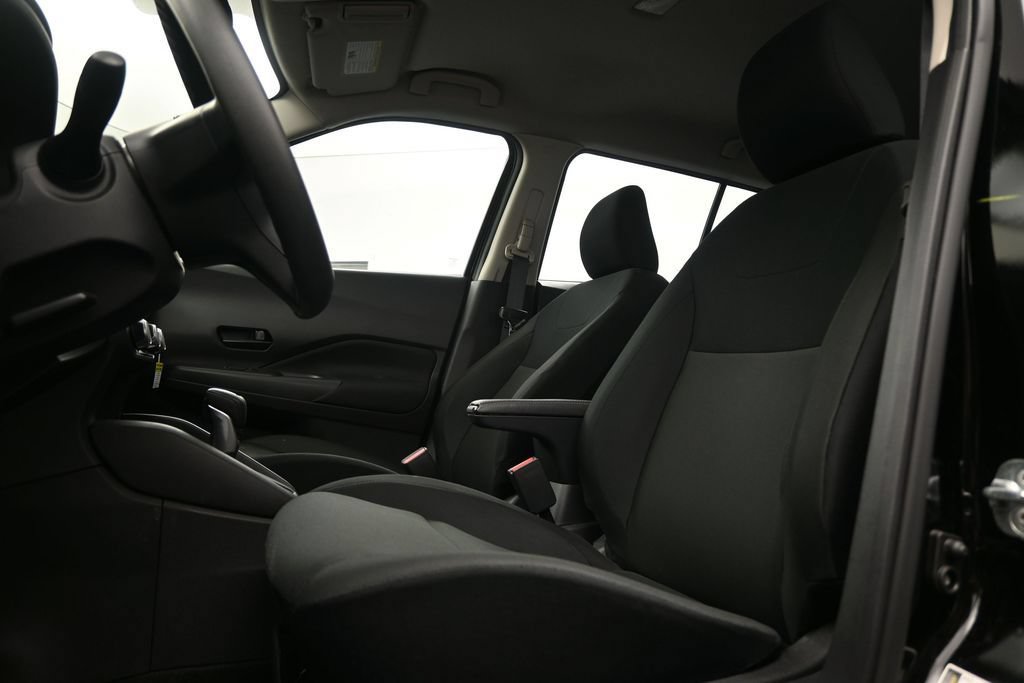 Certified 2025 Nissan Kicks Play S FWD image 14