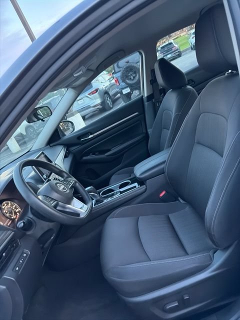 Used 2023 Nissan Altima 2.5 SV FWD image 11