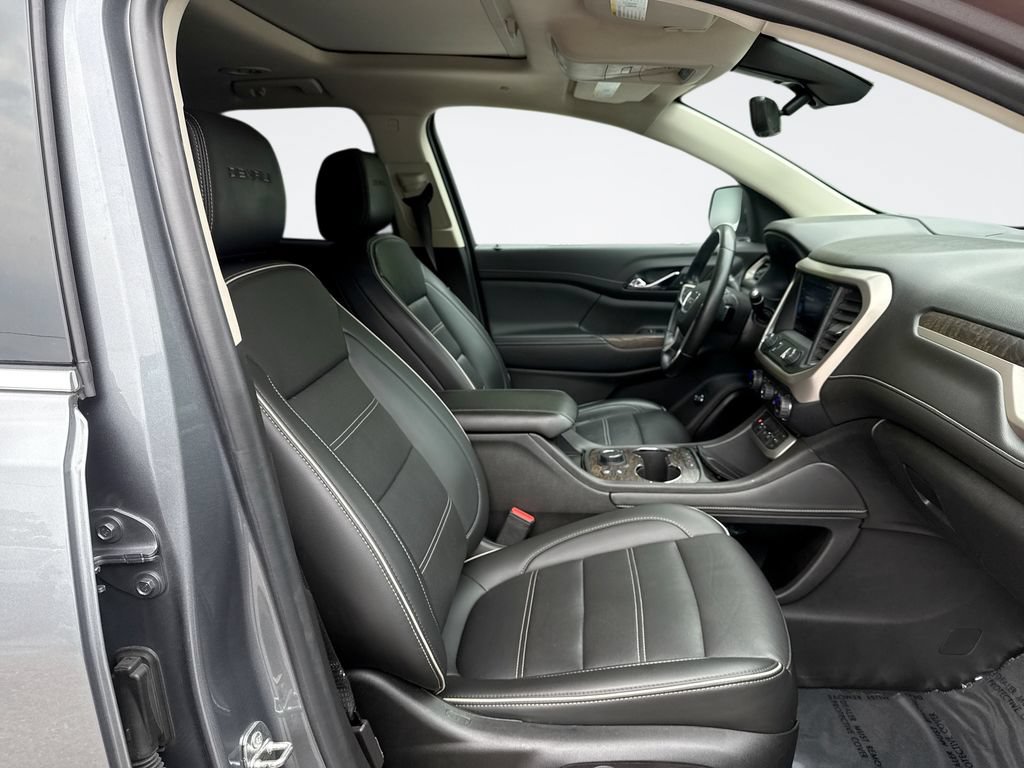 Used 2021 GMC Acadia Denali w/ Denali Technology Package AWD/4WD image 26