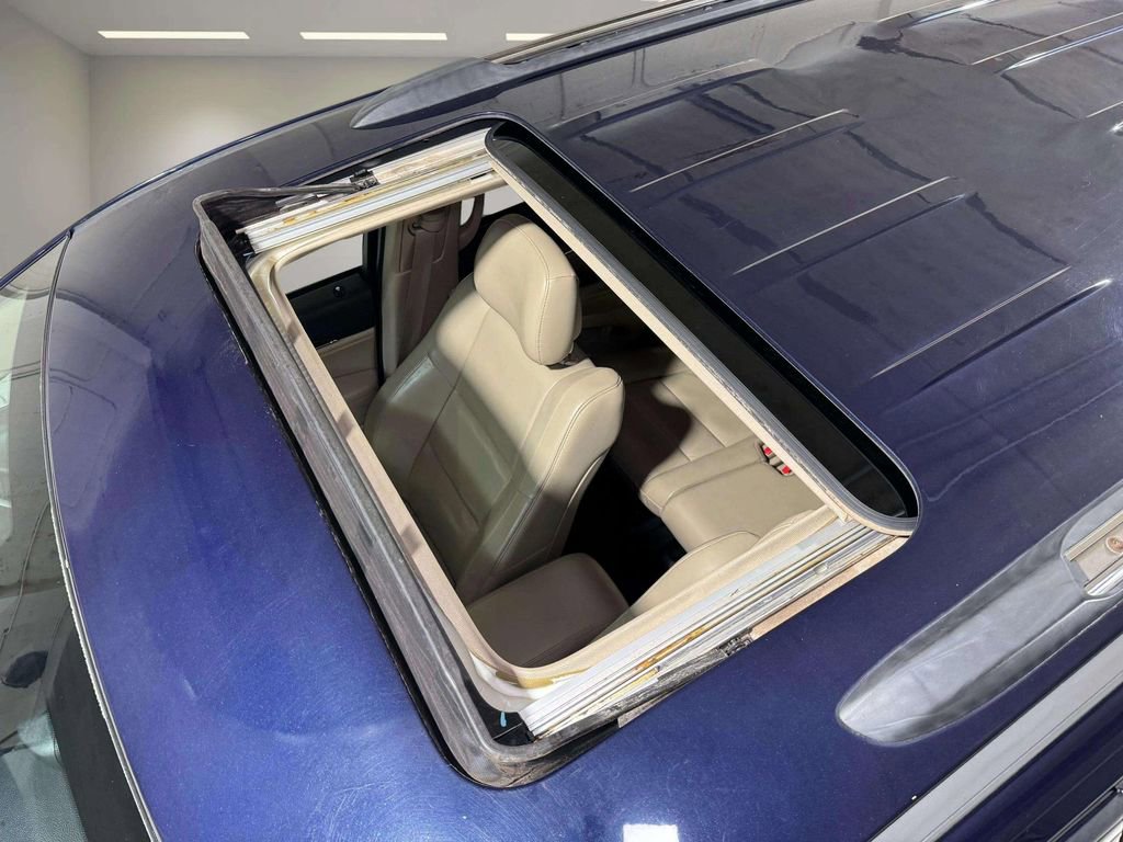 Used 2017 Jeep Grand Cherokee Limited image 17