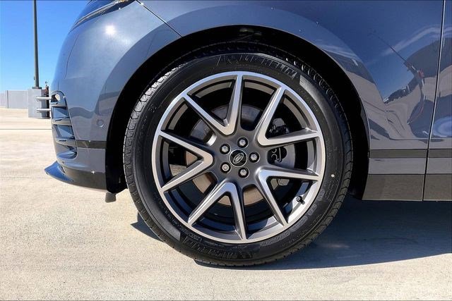 New 2026 Land Rover Range Rover Velar Dynamic SE image 15