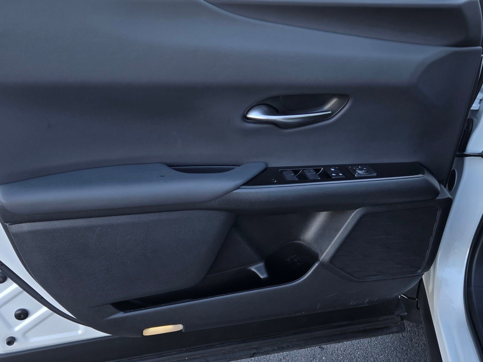 Used 2024 Lexus UX 250h FWD image 9