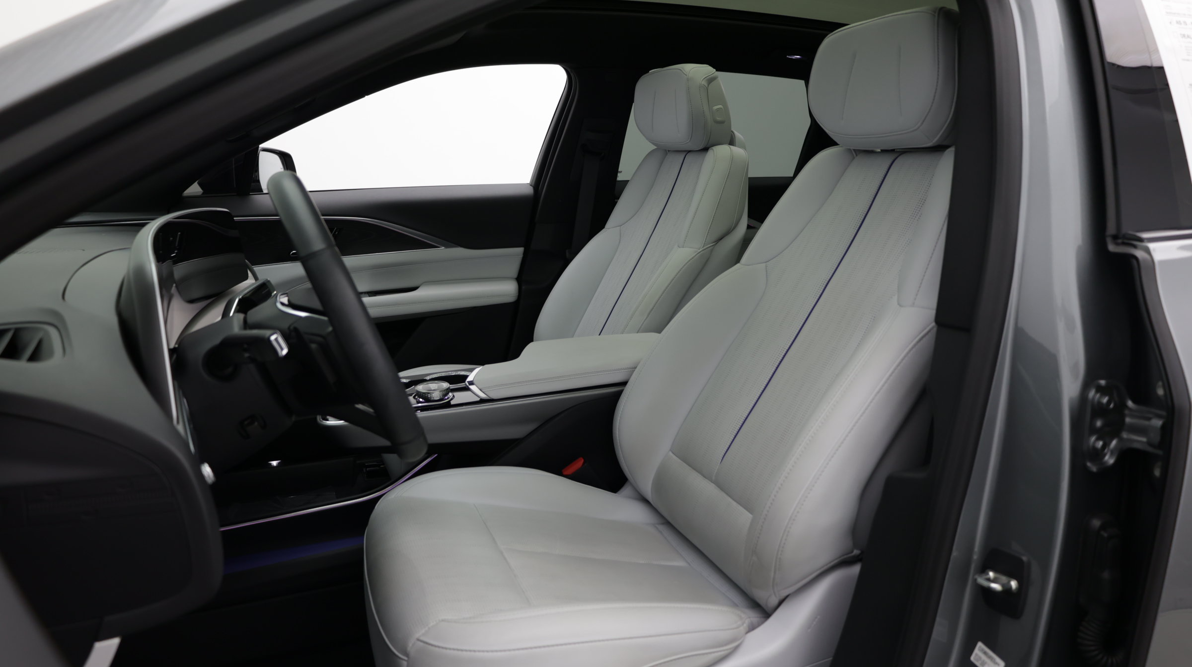 Used 2024 Cadillac Lyriq Luxury RWD image 15