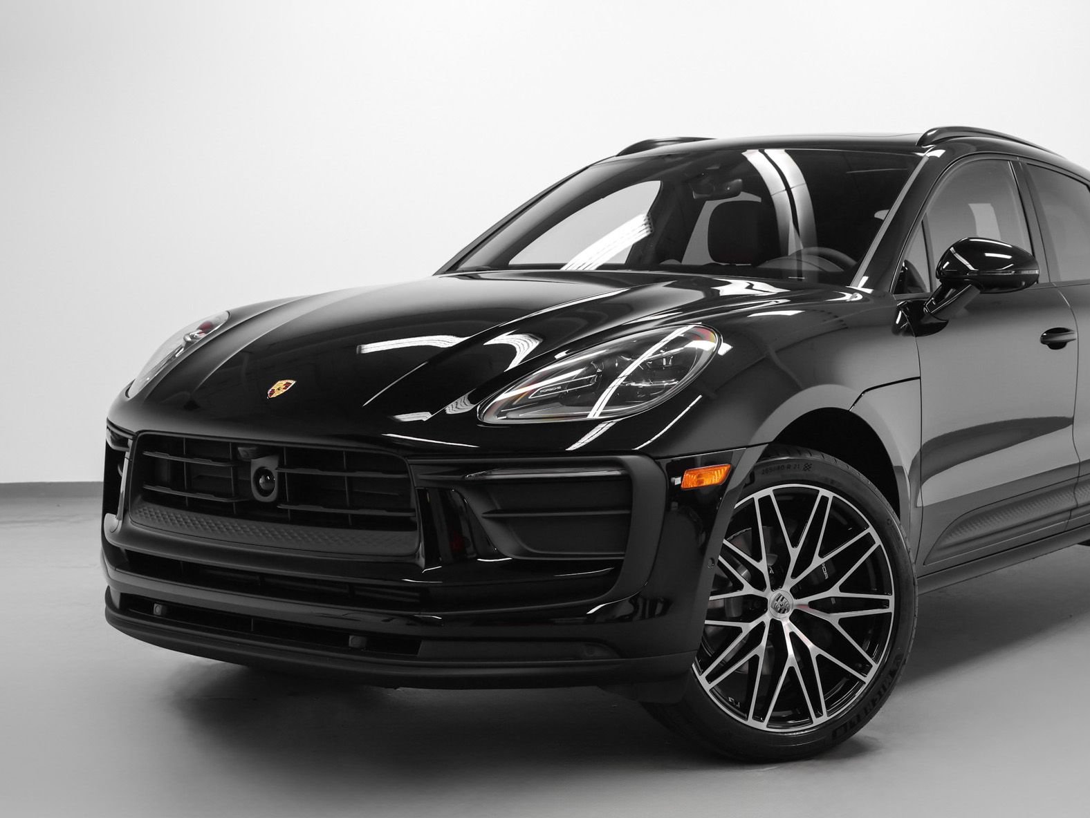 New 2026 Porsche Macan AWD/4WD image 7