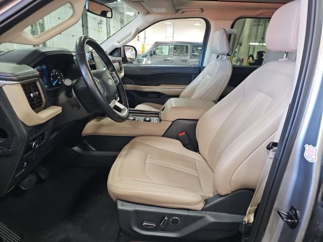 Used 2024 Ford Expedition Limited image 9