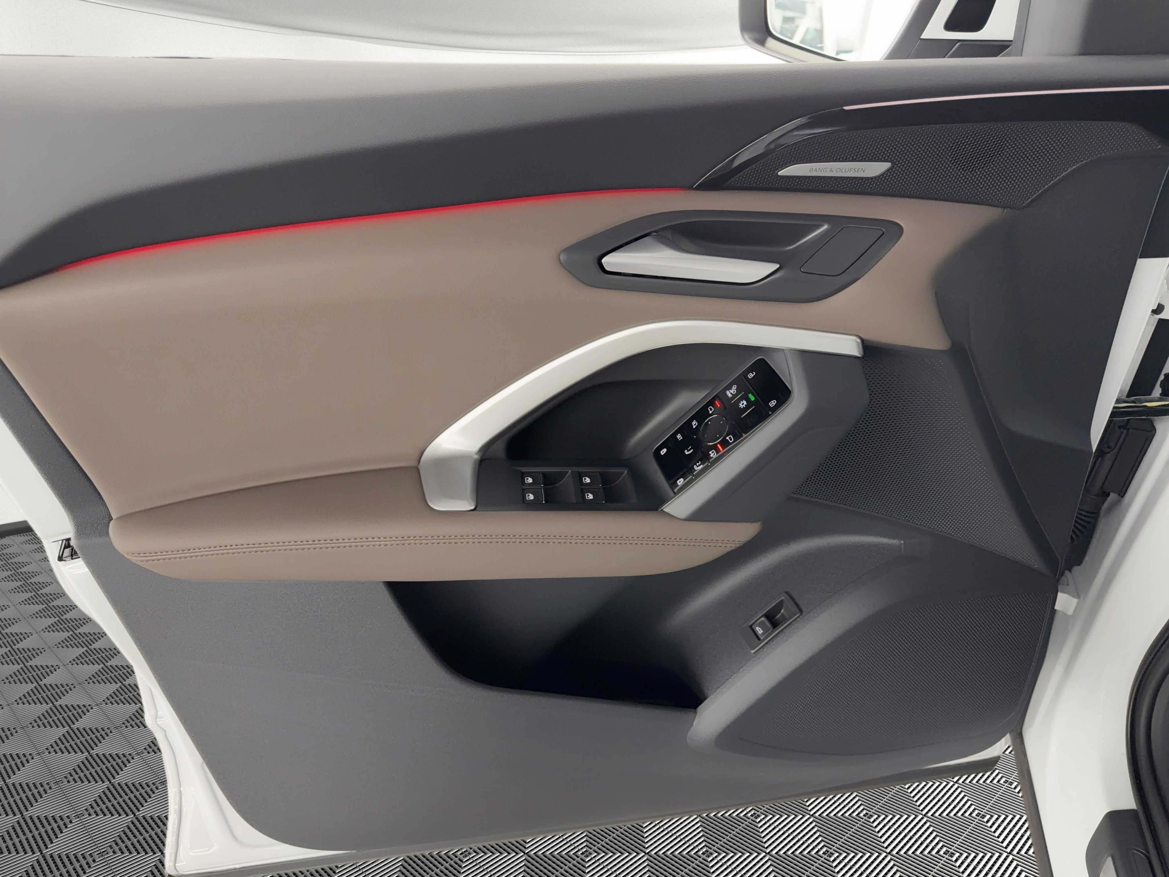 New 2025 Audi Q5 Prestige image 14