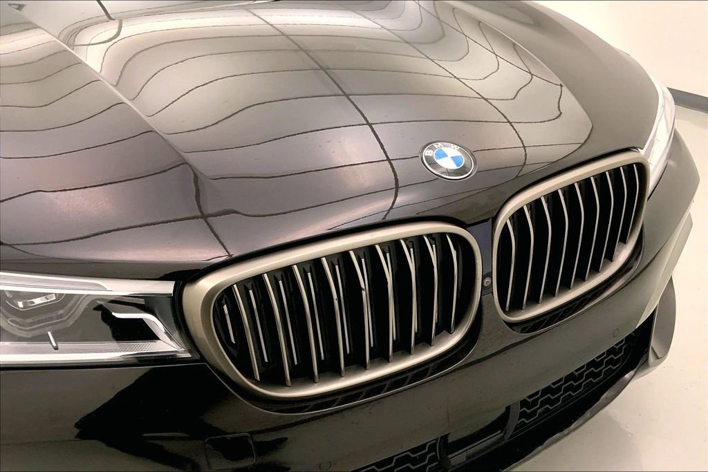 Used 2019 BMW M760i xDrive w/ Luxury Rear Seating Package image 29