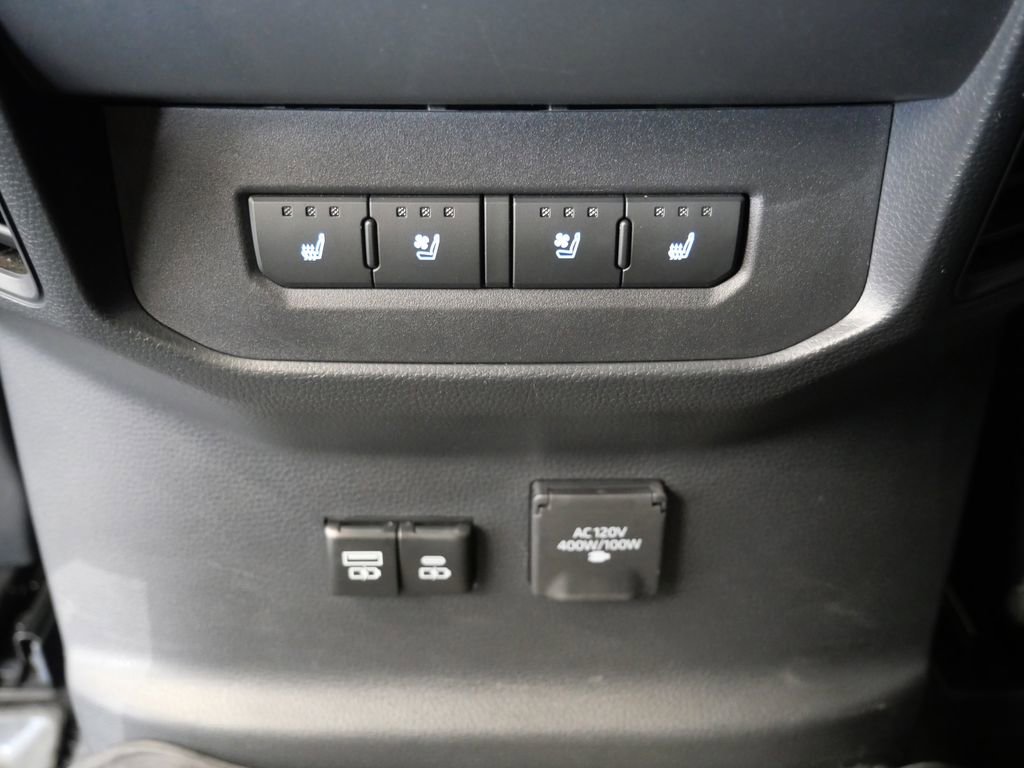 Used 2024 Toyota Tundra Platinum AWD/4WD image 37