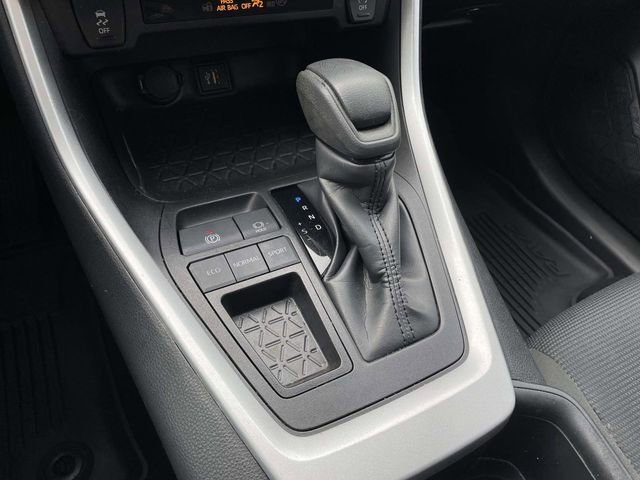 Used 2024 Toyota RAV4 LE image 30