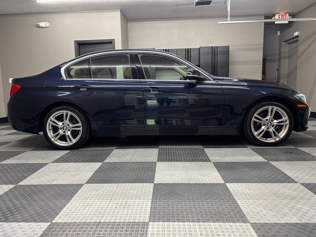 Used 2014 BMW 328i xDrive Sedan AWD/4WD image 6